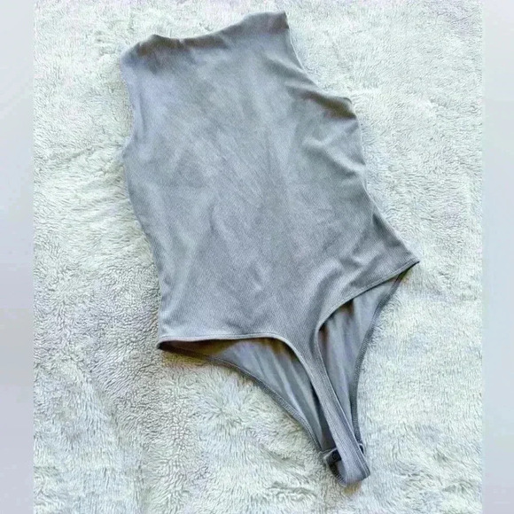House of Harlow 1960 Grey Bodysuit size XS - Picture 2 of 5